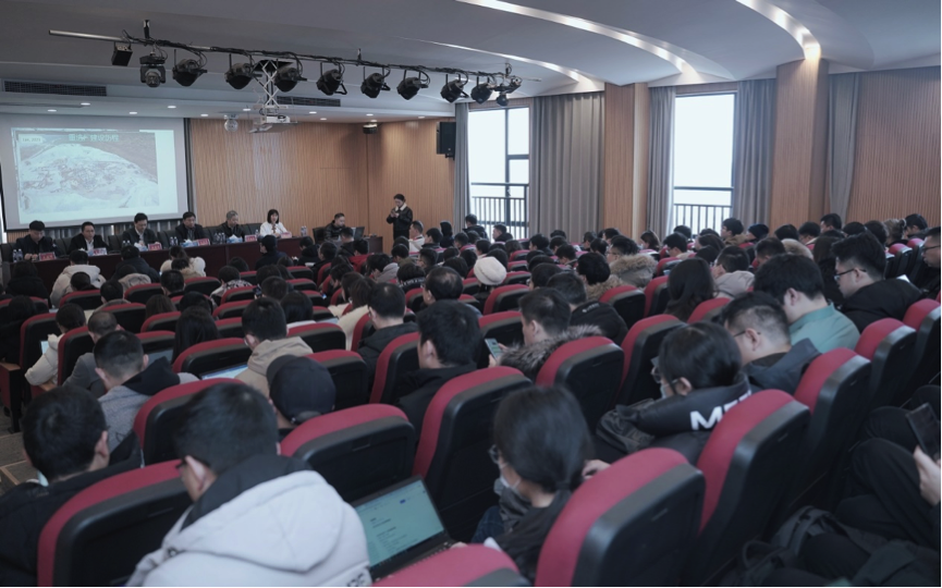 18������Դ����Ͷ���ߵ����˶�