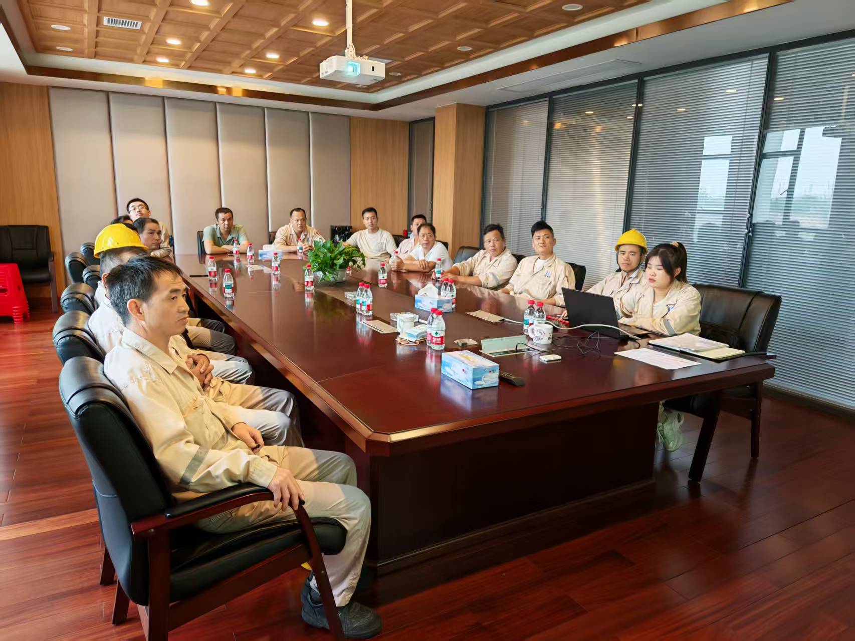 18�����²���֯˫��Ԥ���������ֻ����輰 5G+ϵͳ ������ҵ��������������������ѵ